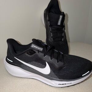 Nike Black and White Air Zoom Sneakers